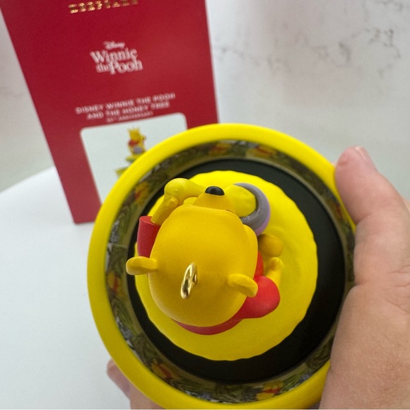 Disney Winnie the Pooh and the Honey Tree 55th anniversary ornament - Picture 5 of 13